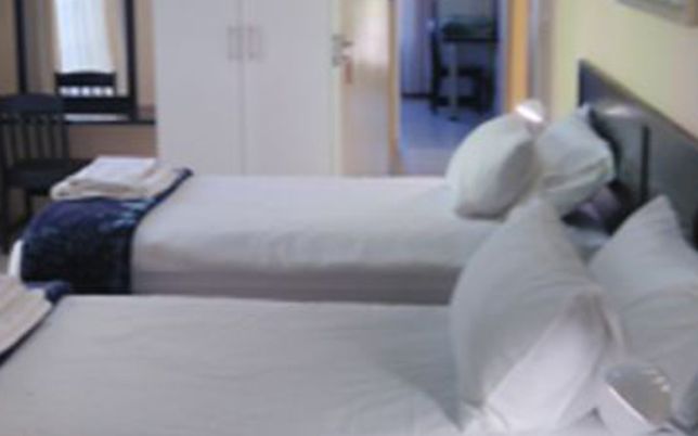 budget accommodation benoni triple room